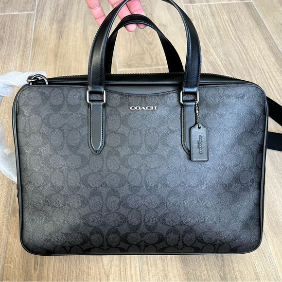 Coach Graham Slim Brief In Signature Canvas - Picture 2 of 9